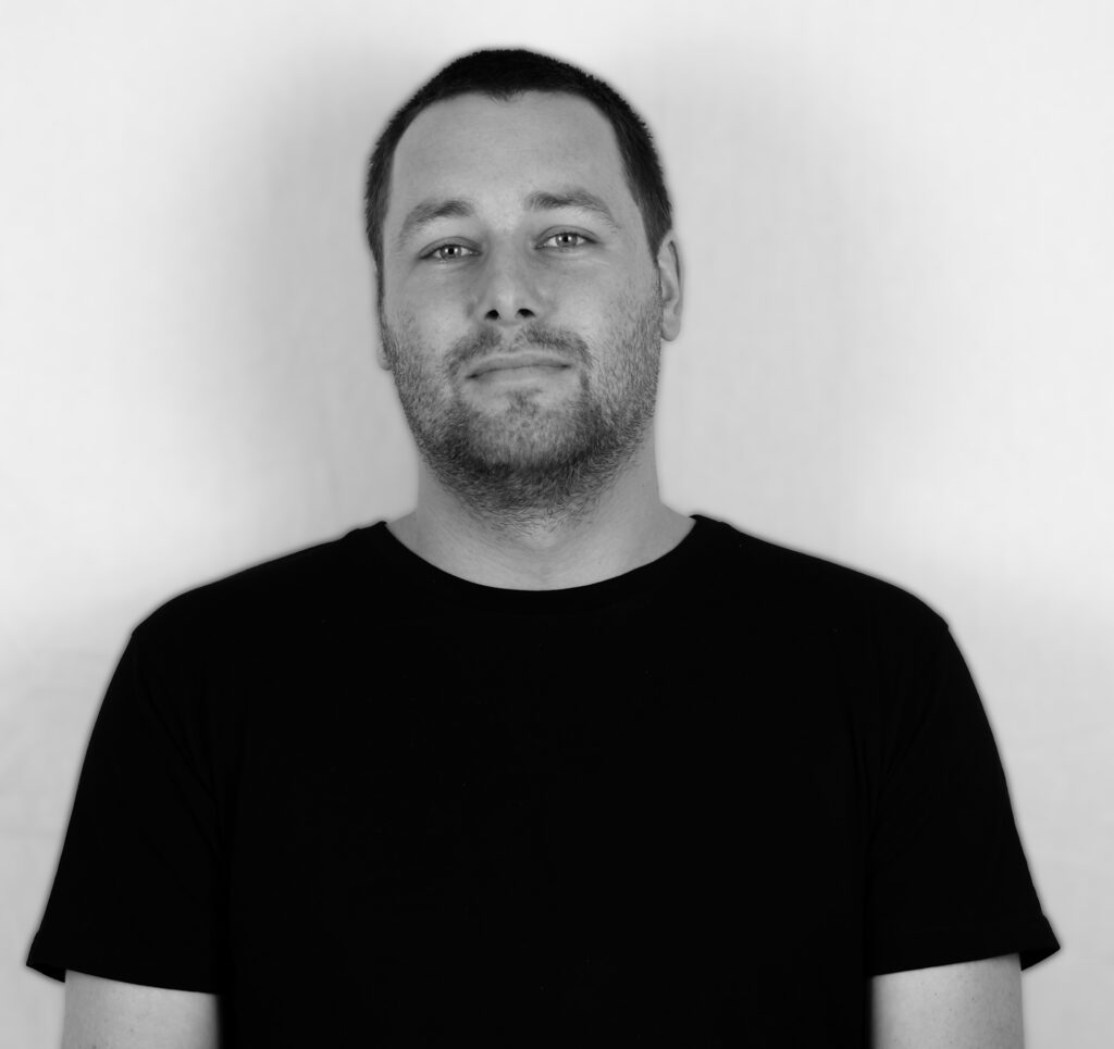 Patrick Golchert an seinem Arbeitsplatz